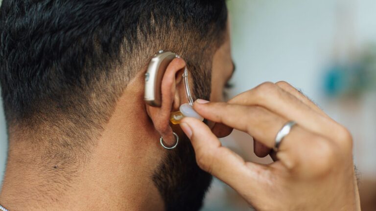 support for deaf and hard of hearing individuals including assistive technology